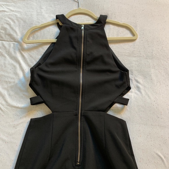 Black body con cut-out dress - SIZE MEDIUM - Picture 11 of 11